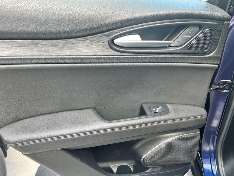Alfa Romeo Stelvio 2.2 190 CV AT8 Q4-BLU MONTECARLO