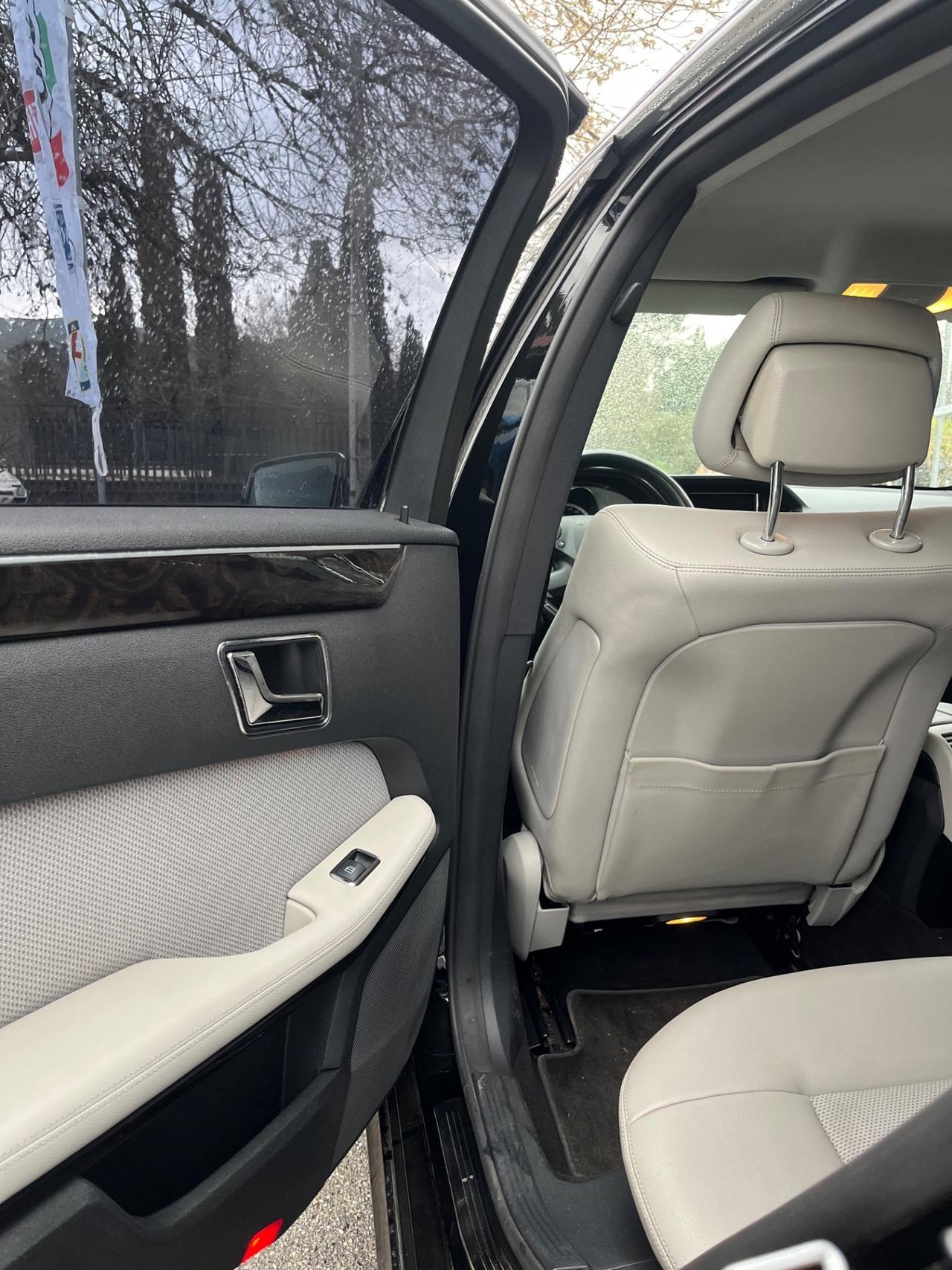 Mercedes-benz E 220 CDI BlueEFFICIENCY Avantgarde AMG