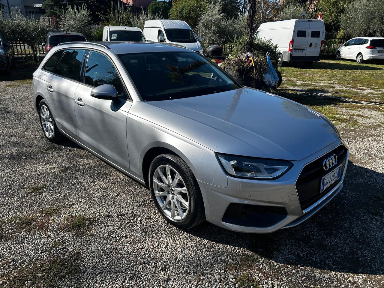 Audi A4 Avant 35 TDI/163 CV S tronic Business Advanced