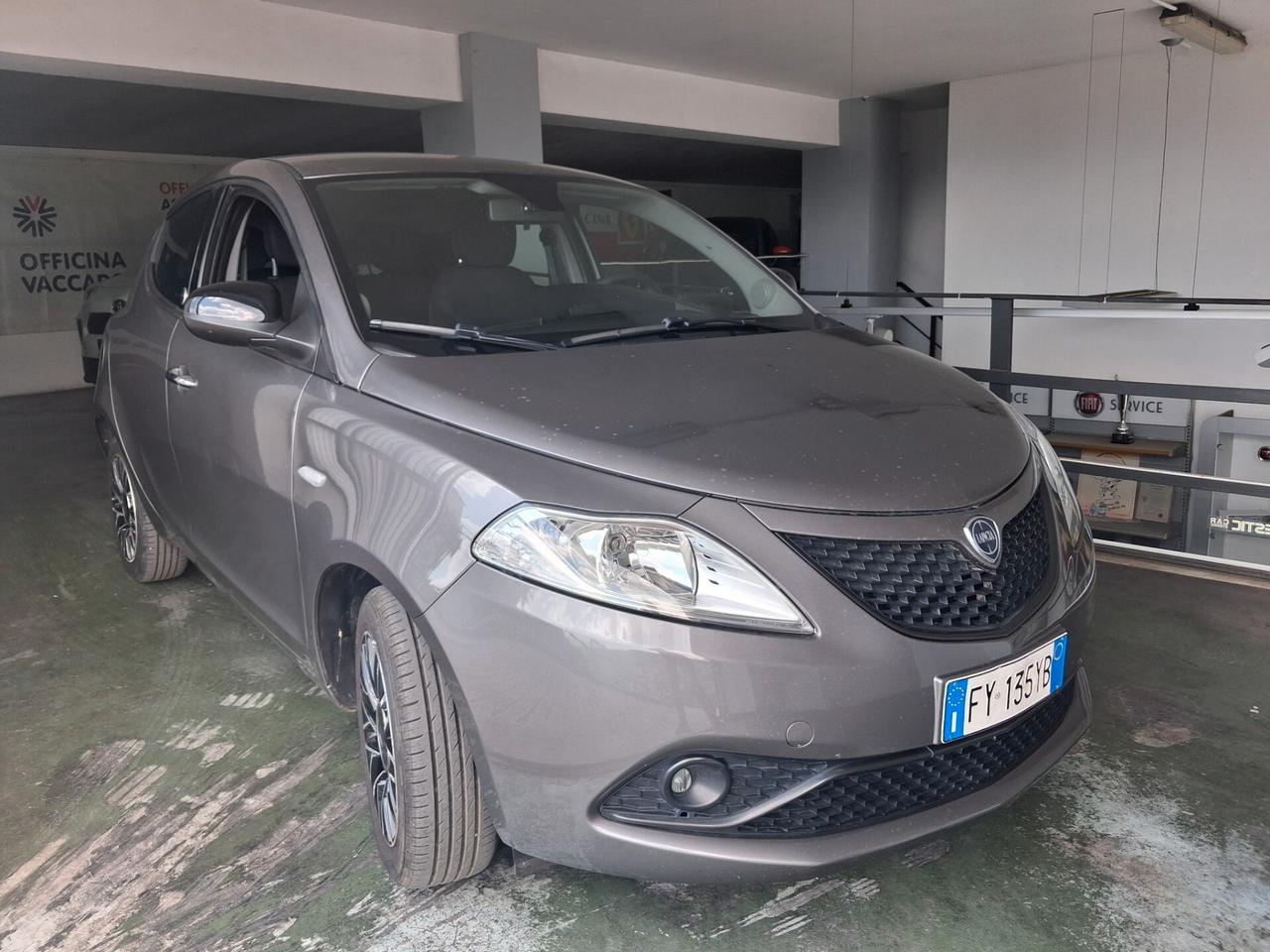 Lancia Ypsilon 1.2 69 CV 5 P GPL Gold