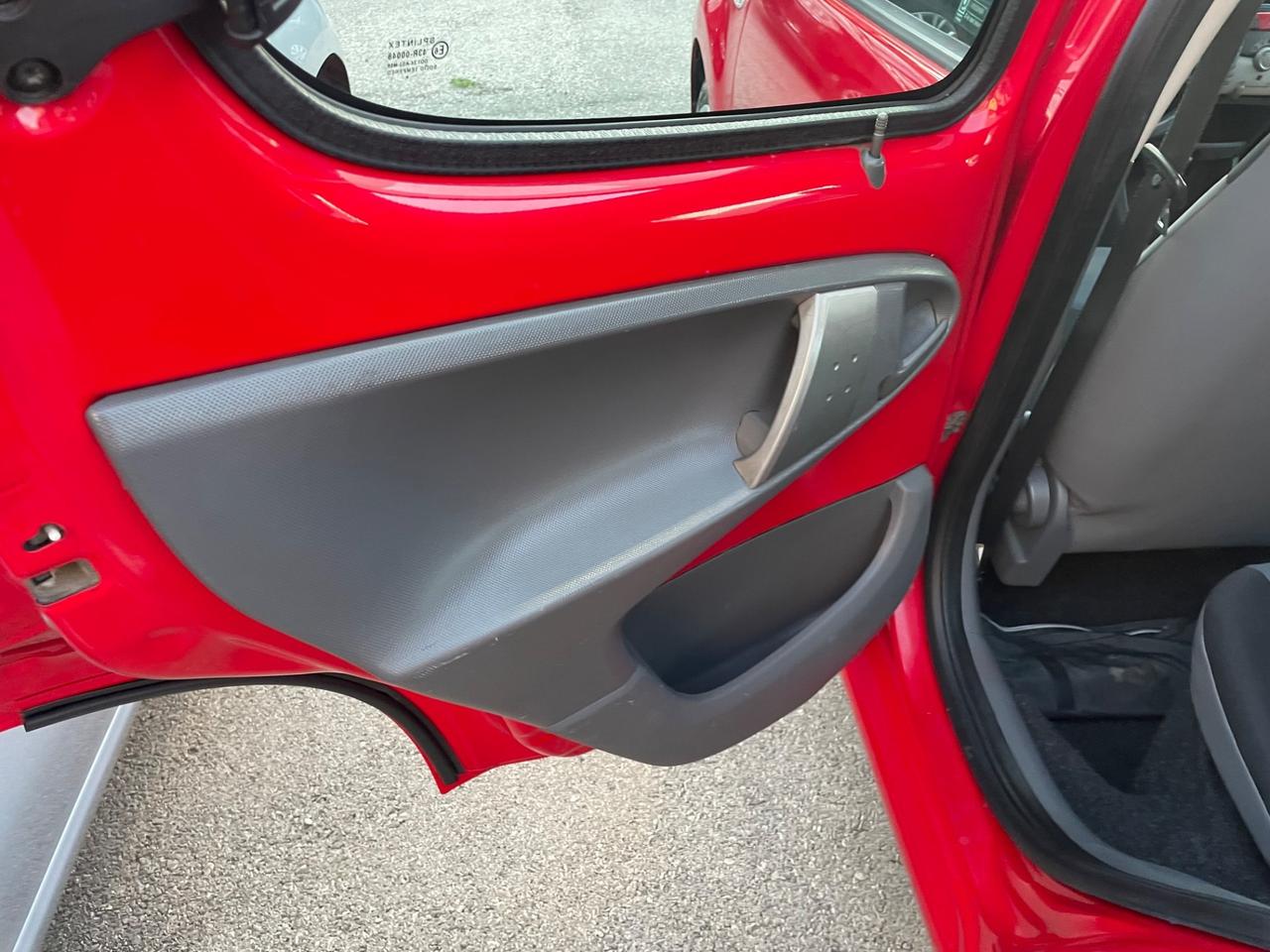 PEUGEOT 107 1.0 BENZINA 68 (CV) 2012