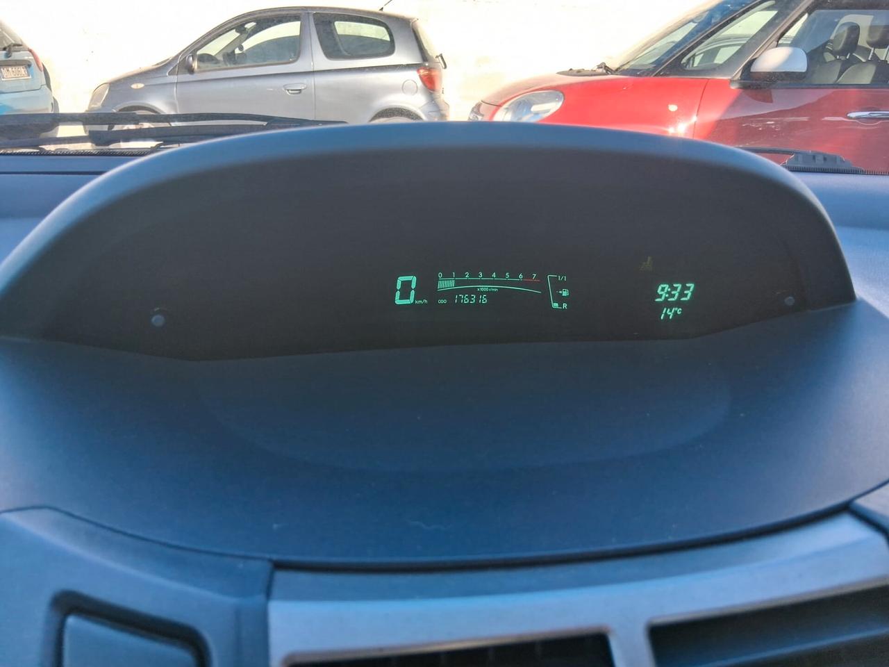 Toyota Yaris 1.0 5 porte Sol