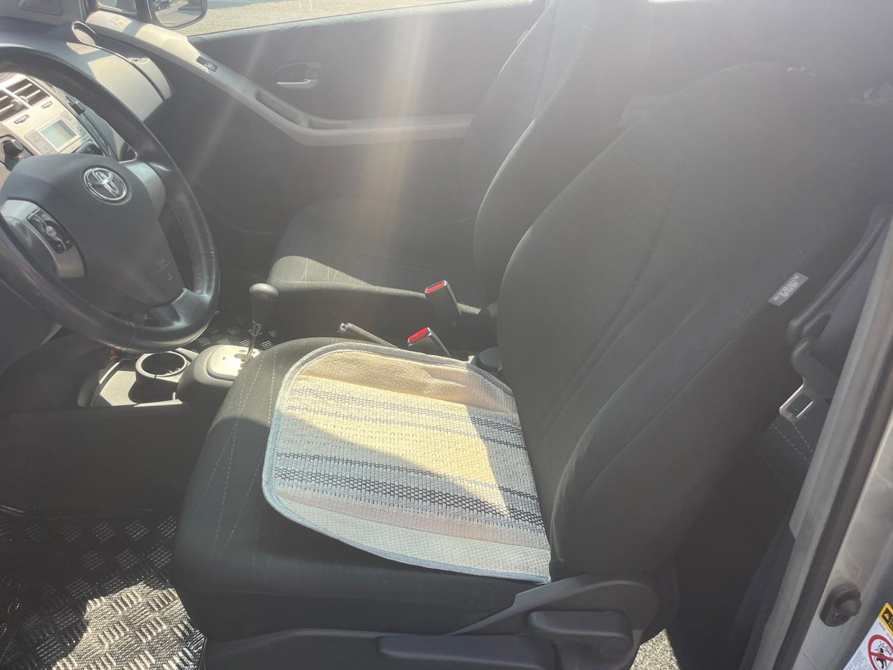 Toyota Yaris 1.3 3 porte/cambio è semiautomatico