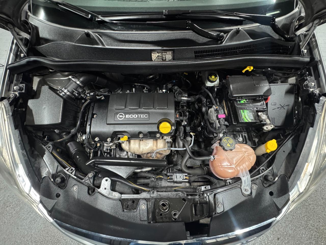 Opel Corsa 1.2 5 porte Elective Neopatentati