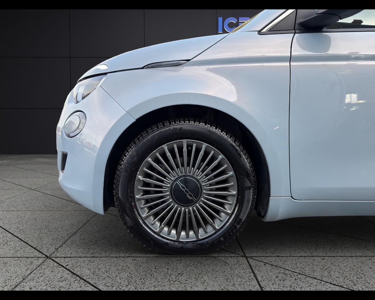 FIAT 500e - 500e Berlina 42 kWh Icon