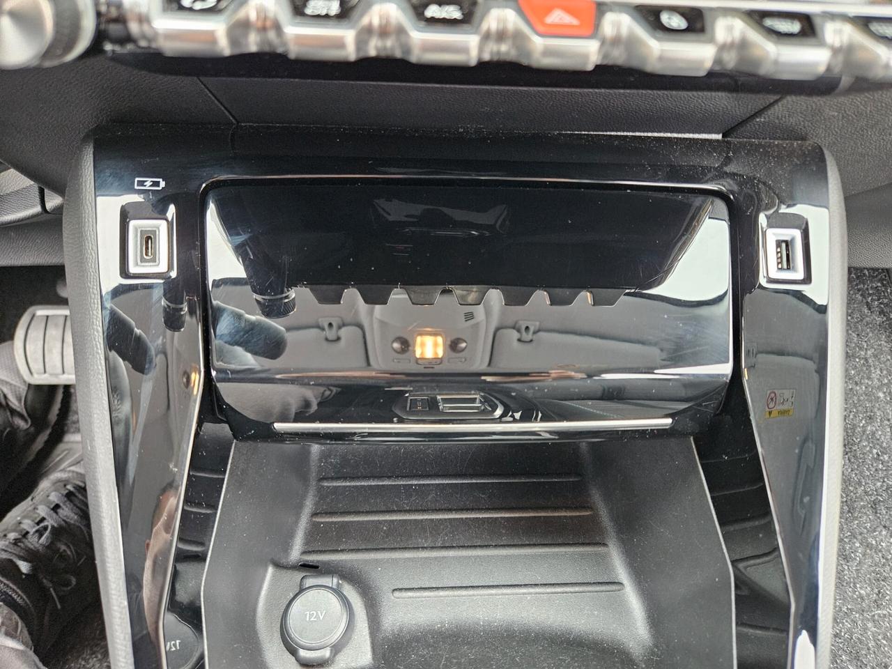 Peugeot 208 motore elettrico 136 CV 5 porte Allure