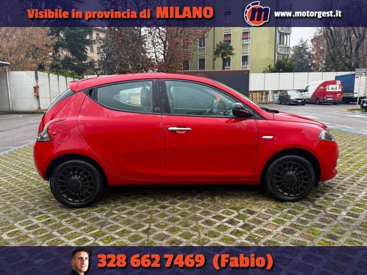 Lancia Ypsilon 1.0 FireFly 5 porte S&S Hybrid Ecochic Silver