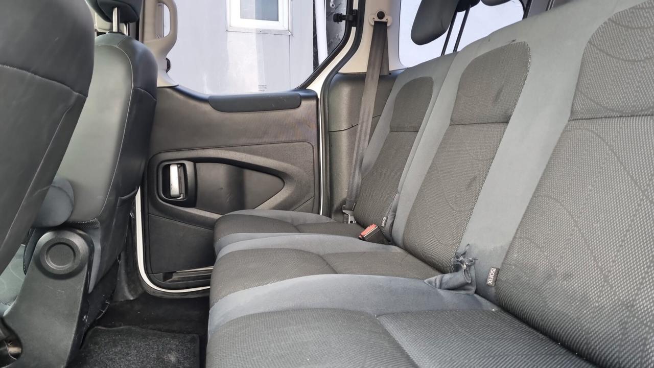 Peugeot Partner Tepee 1.6 HDi 92CV-68KW-IVA-DETRAIBILE