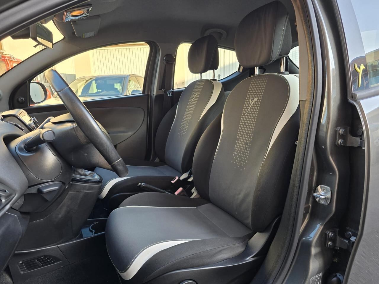 Lancia Ypsilon 1.2 69 CV 5 porte S&S Platinum