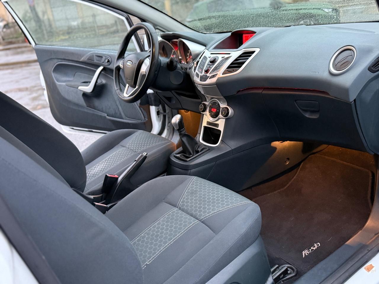 Ford Fiesta 1.2 TITANIUM 2011 NEOPATENTATI