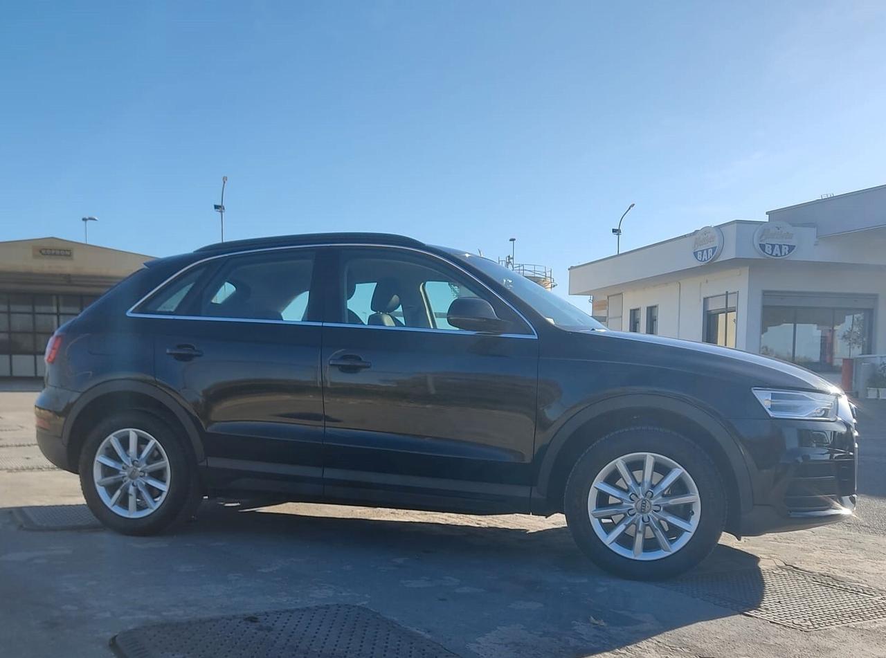 Audi Q3 2.0 TDI 150 CV Business