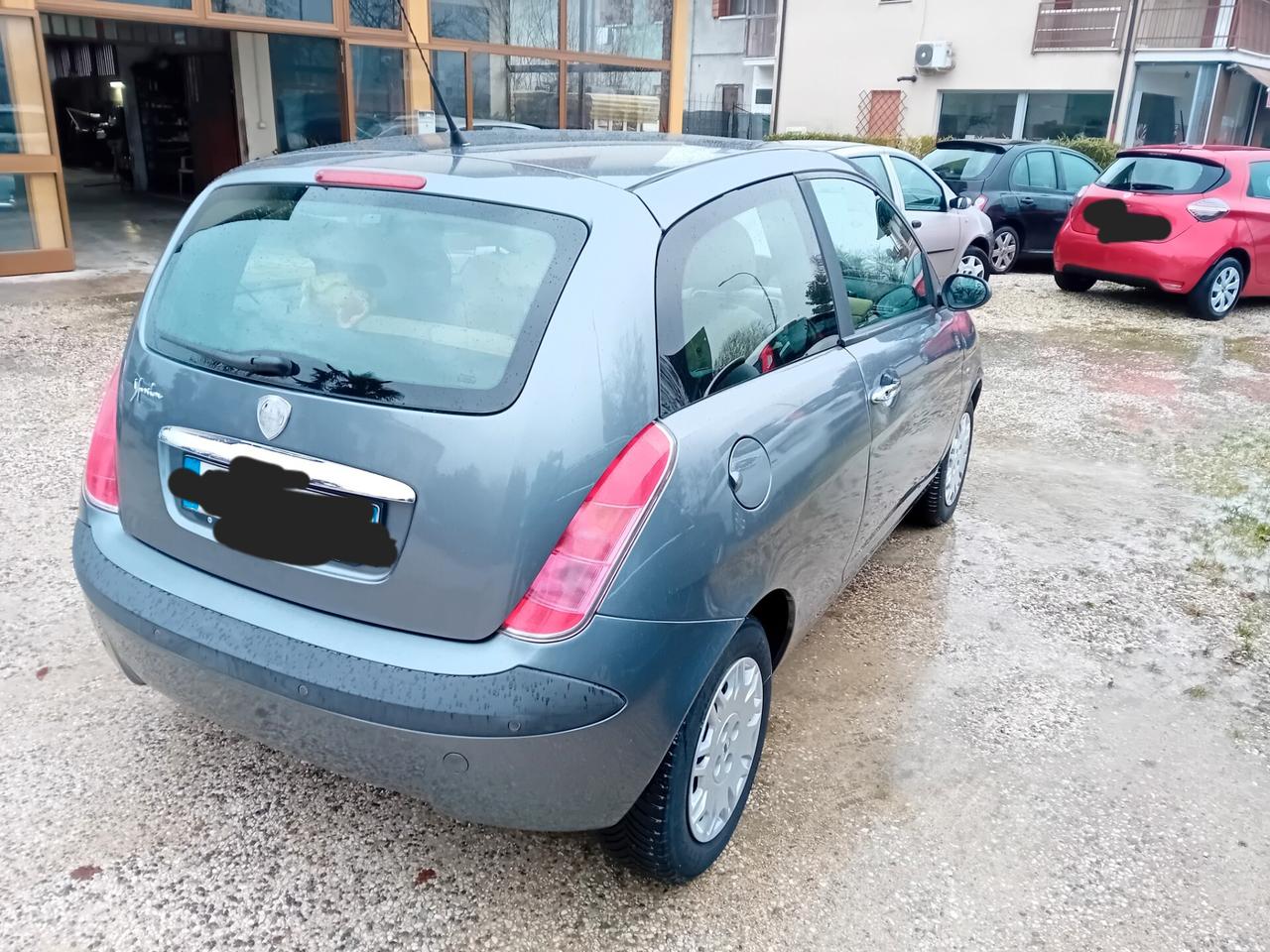 Lancia Ypsilon 1.2 adatta a neopatentati