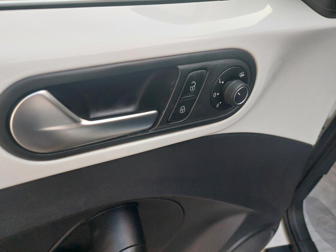 Volkswagen Maggiolino 1.6 TDI Design *NEOPATENTATI*