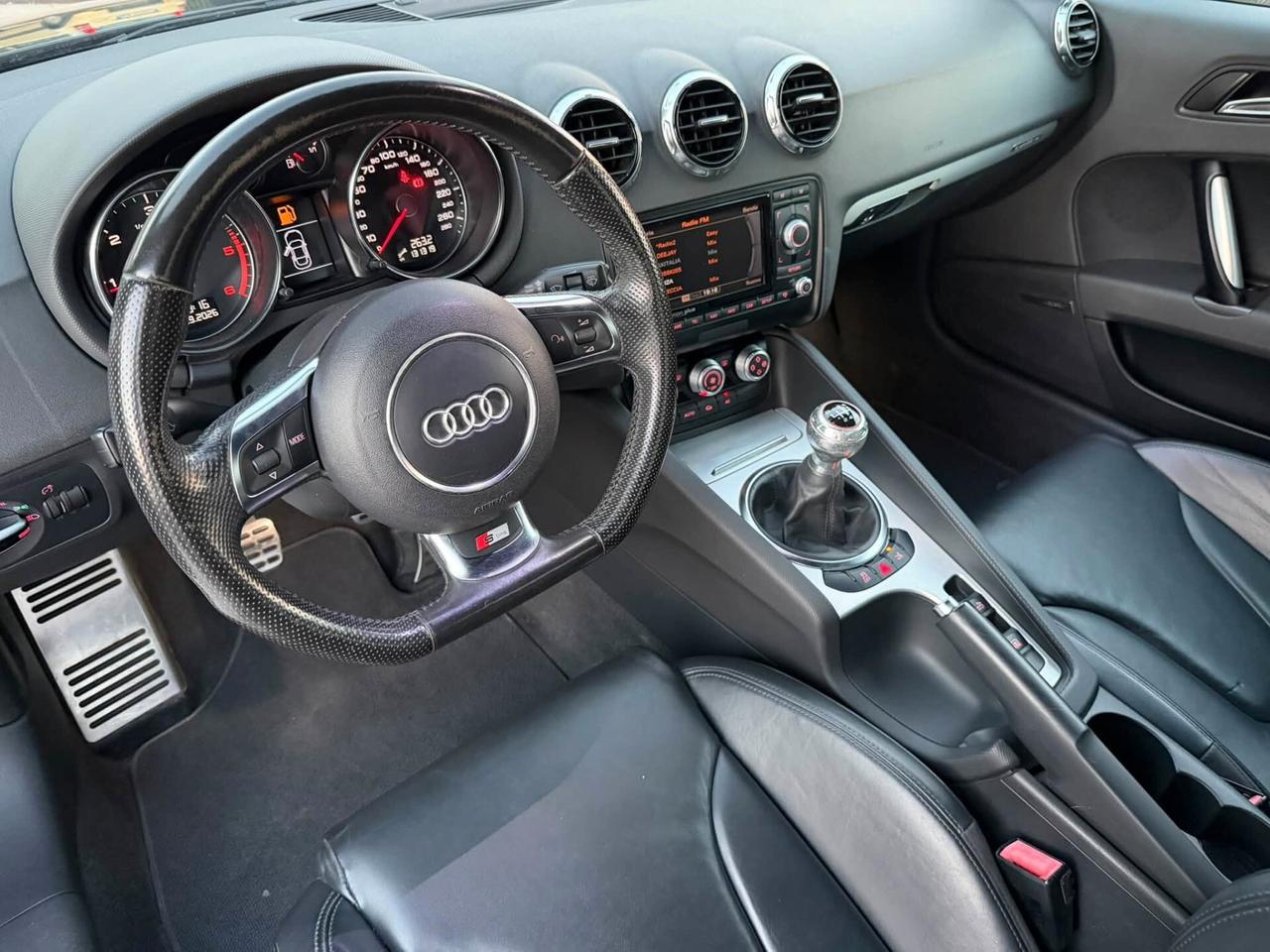 Audi TT -CABRIO- 2.0 Tdi QUATTRO - S LINE