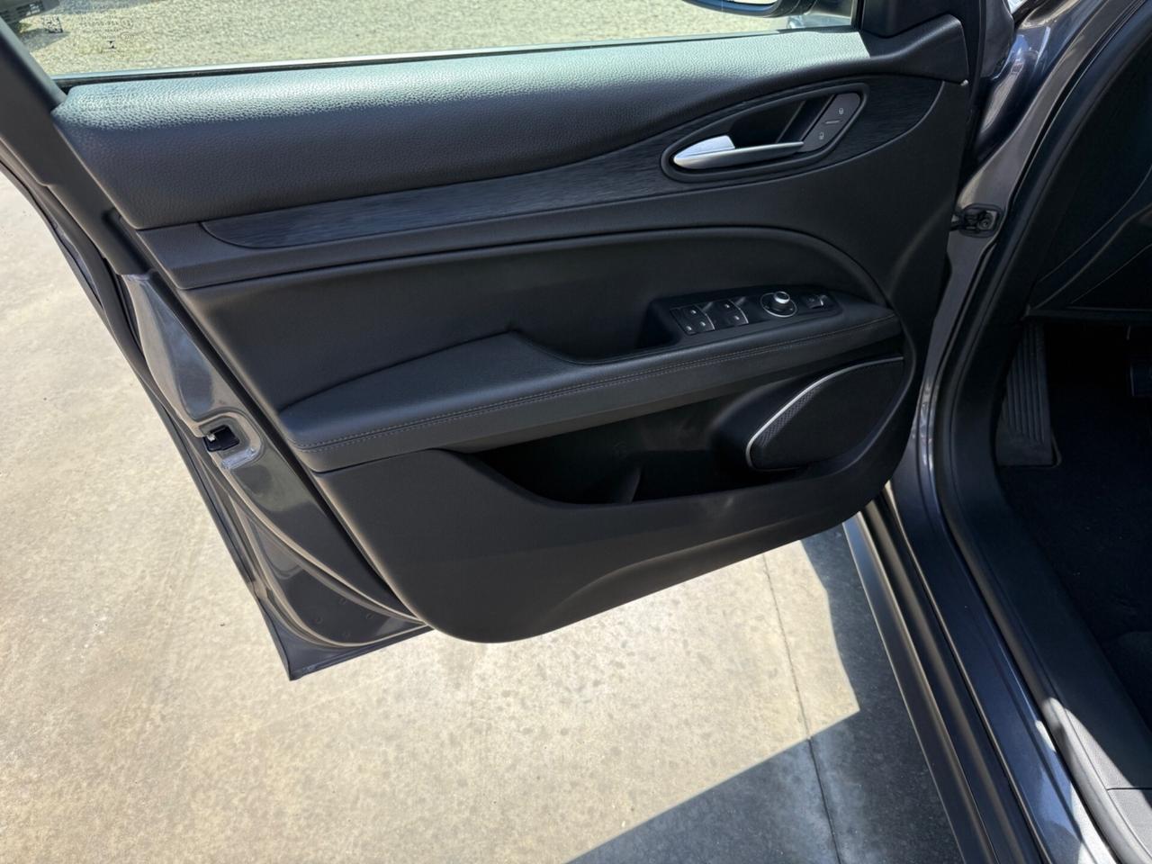 Alfa Romeo Stelvio 2.2 Turbodiesel 160 CV AT8