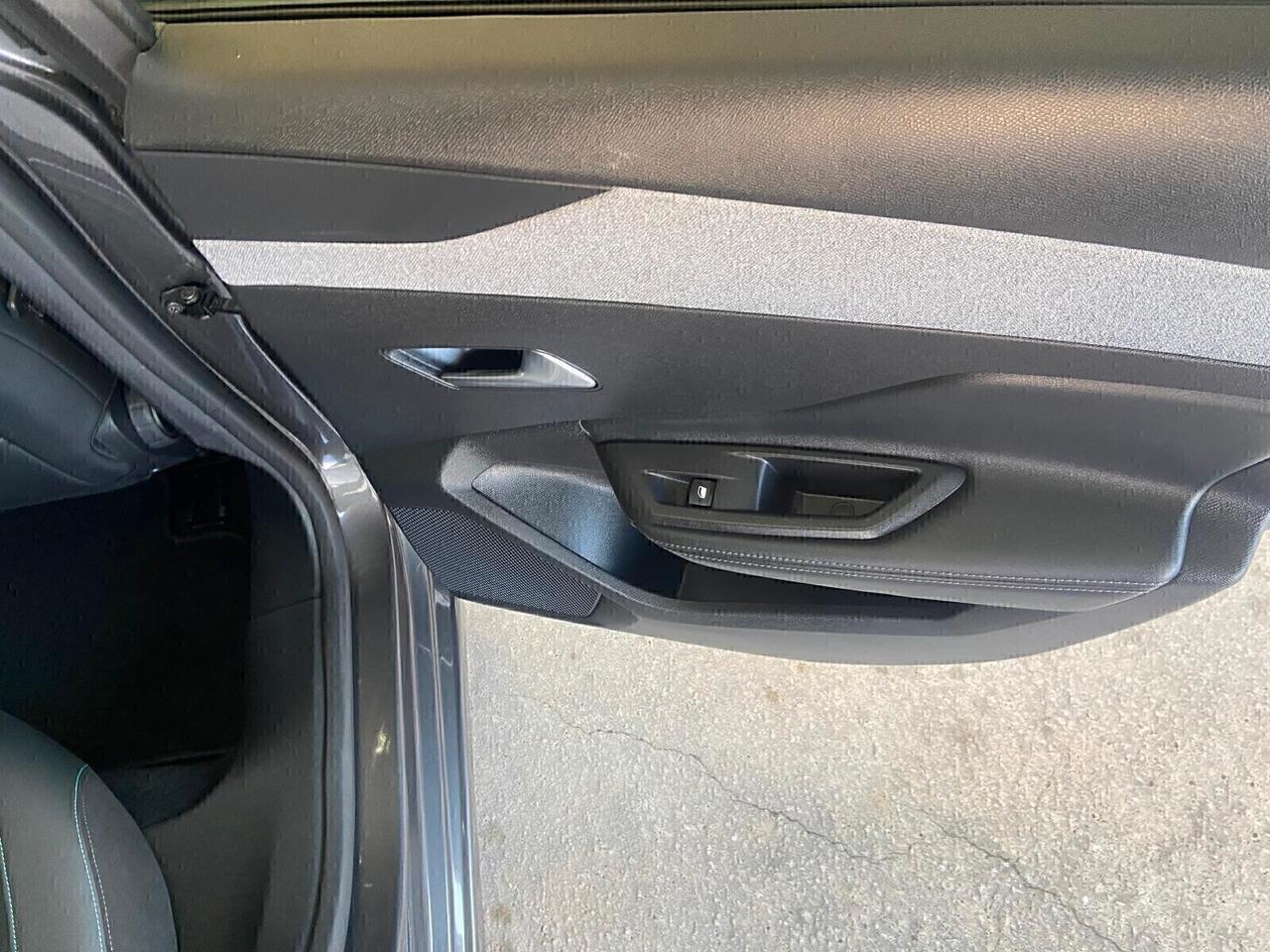 Peugeot 308 BlueHDi 130 S&S EAT8 SW Allure