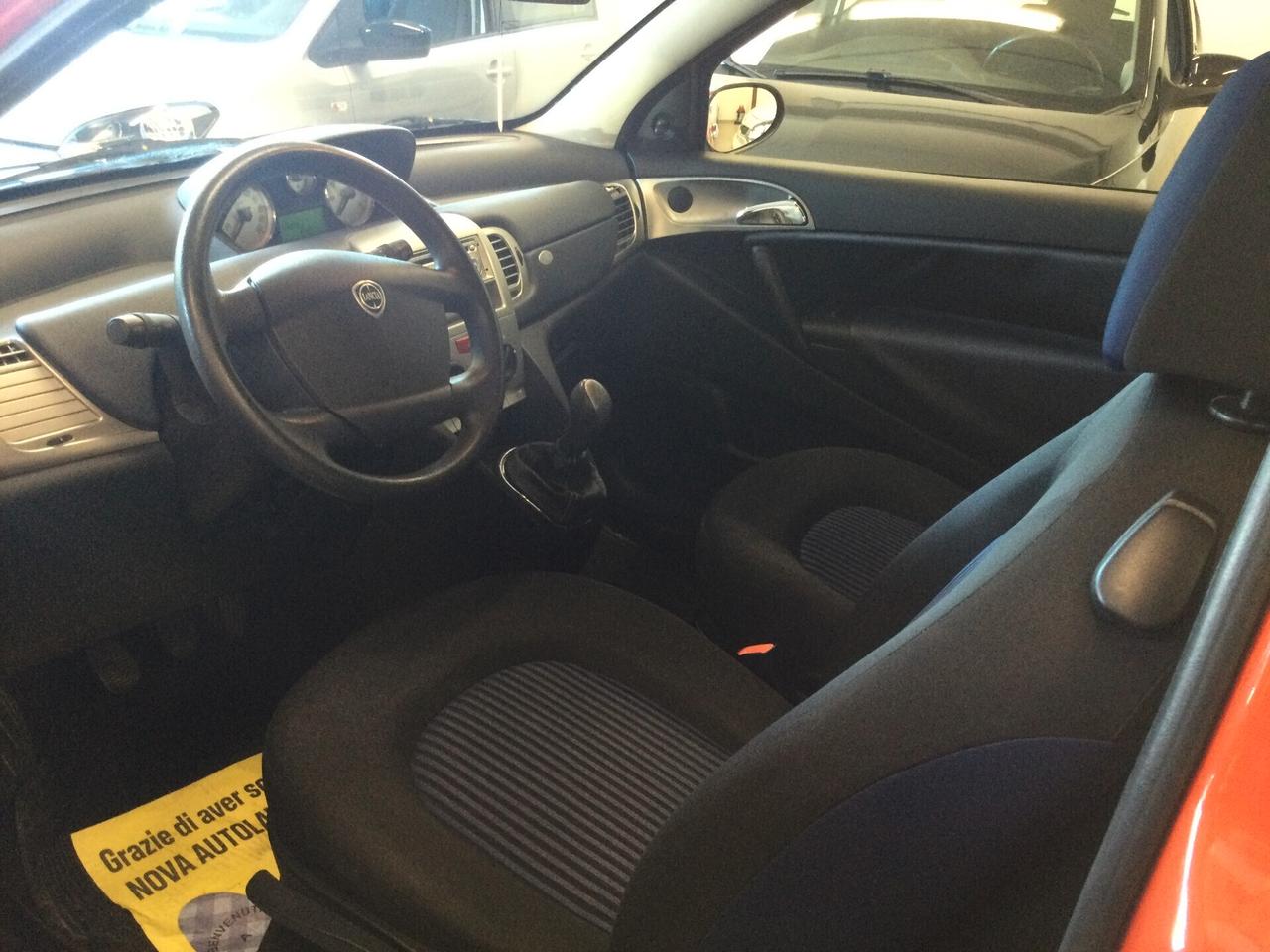 Lancia Ypsilon 1.3 MJT 75 CV Argento