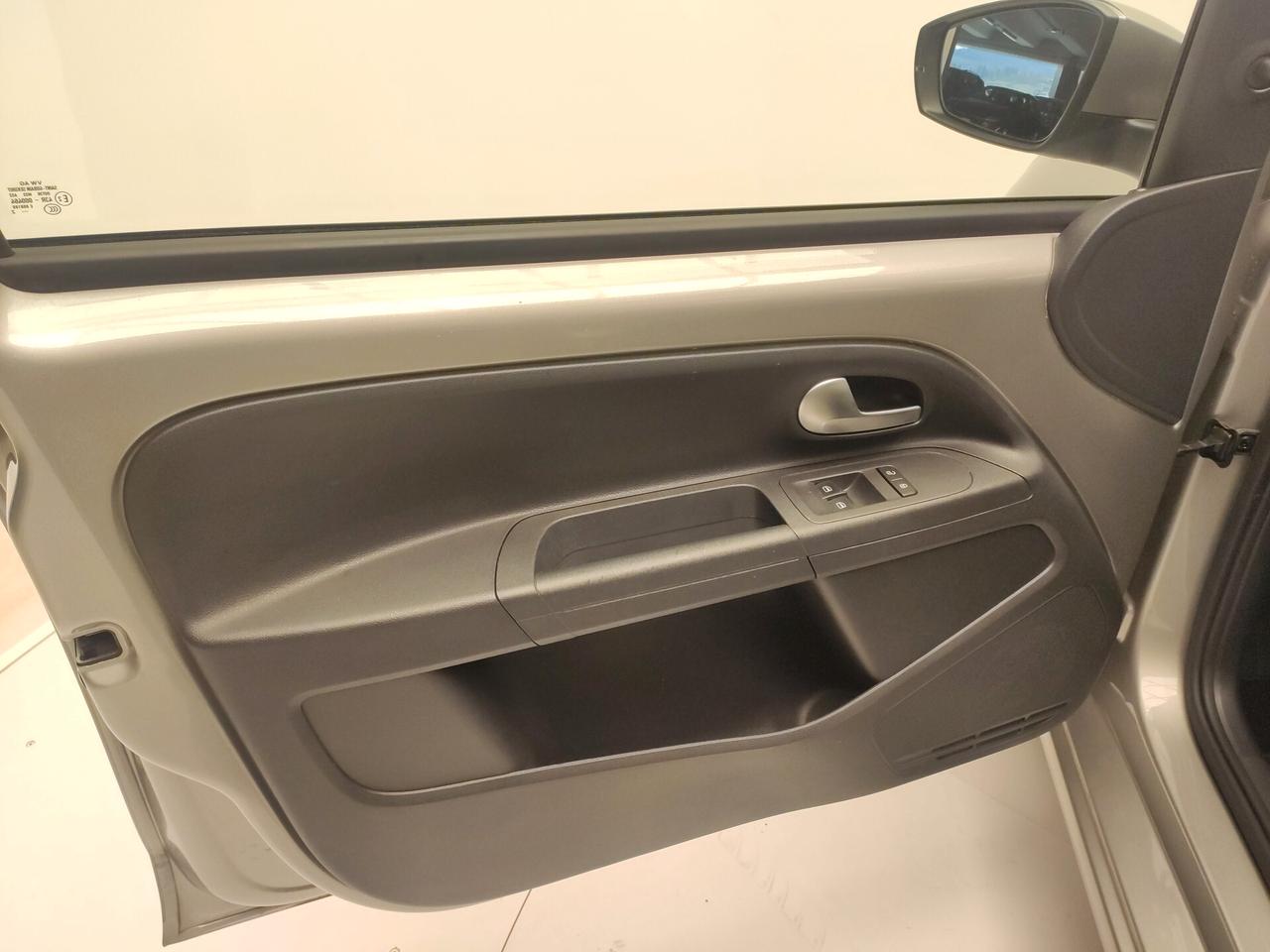 Volkswagen up! 1.0 5p. 68CV BMT-PARI AL NUOVO