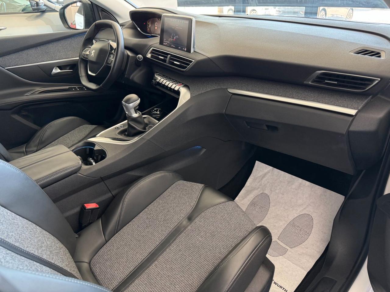 Peugeot 3008 1.6 hdi Allure 120cv Carplay Cockpit Uniprop