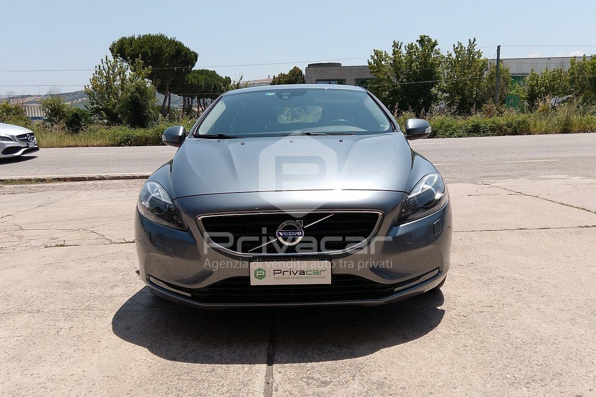 VOLVO V40 D2 R-design Momentum
