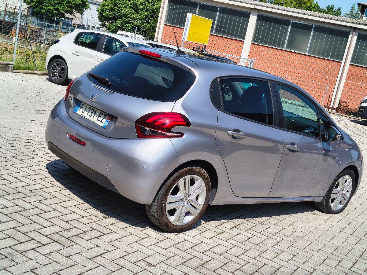 PEUGEOT - 208 - PureTech 82 5p. Touch