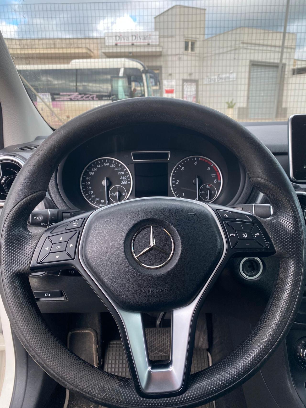 Mercedes-benz B 180 CDI BlueEFFICIENCY Executive