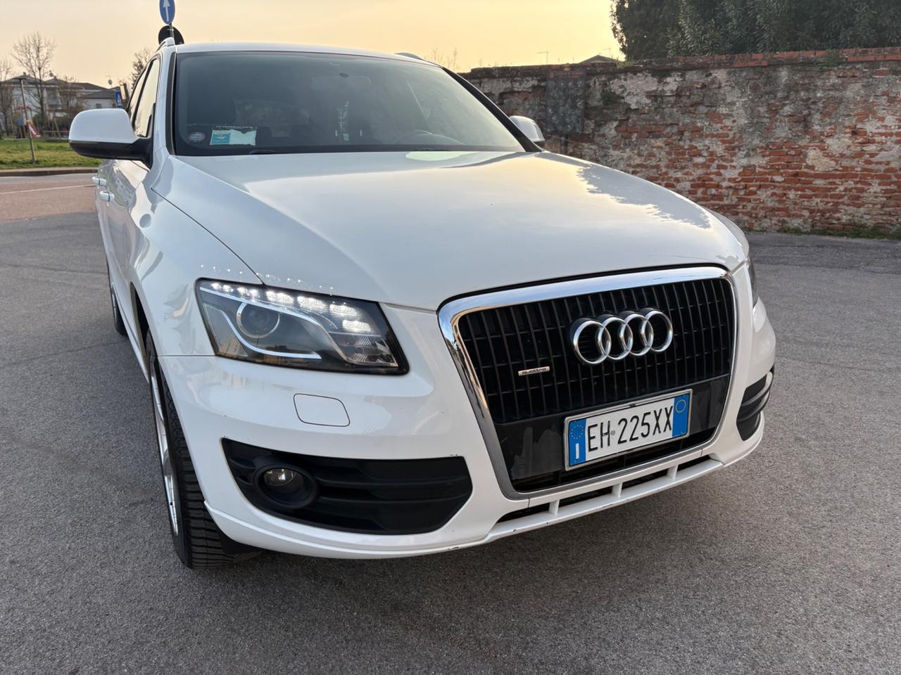 Audi.Q5 .3.0 tdi v6 S line quattro pronta al uso