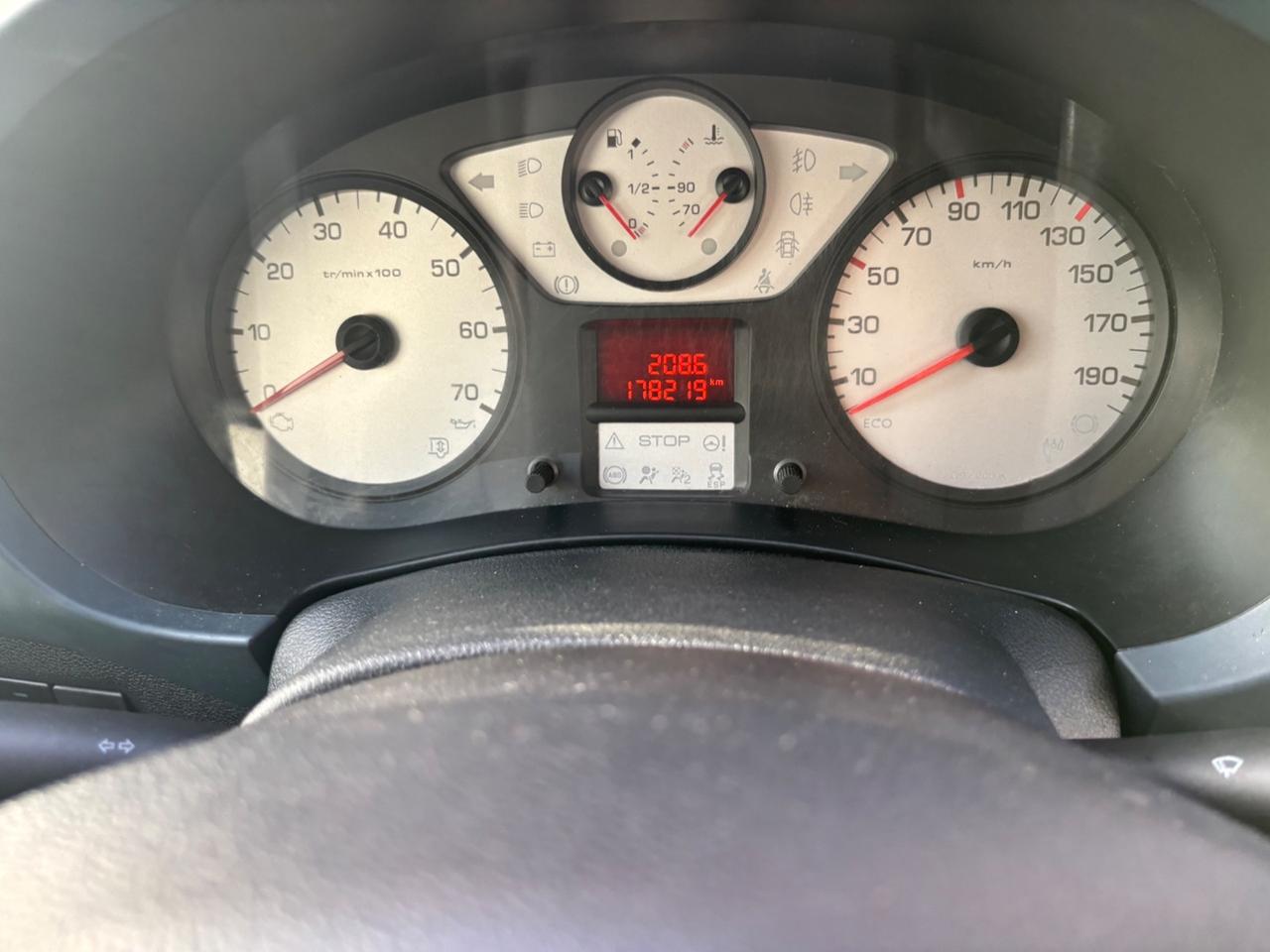 Peugeot Partner Tepee 1.6 HDi 115CV Outdoor