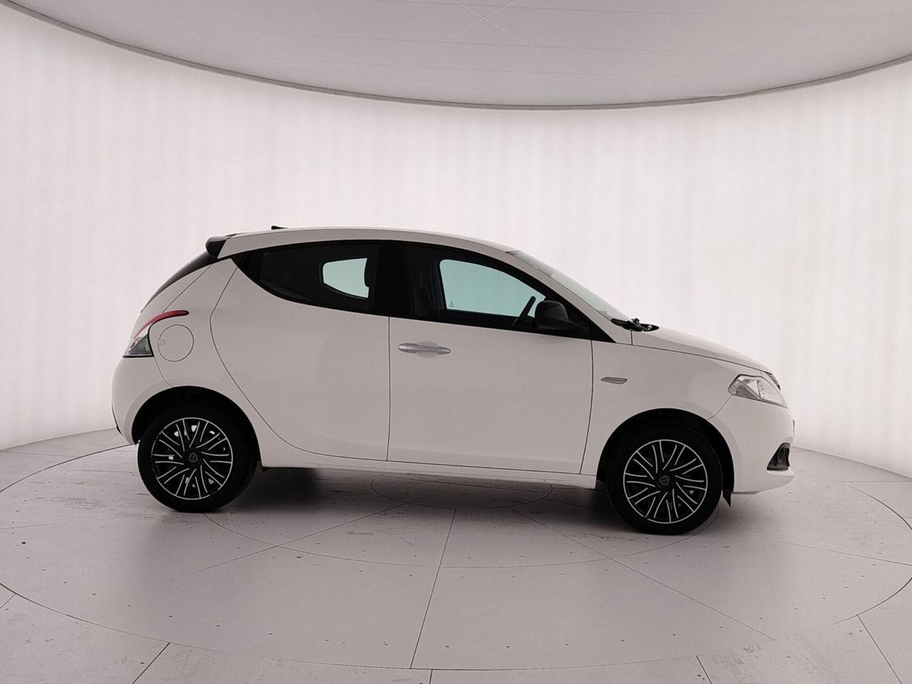 Lancia Ypsilon 1.0 FireFly 5 porte S&S Hybrid Oro
