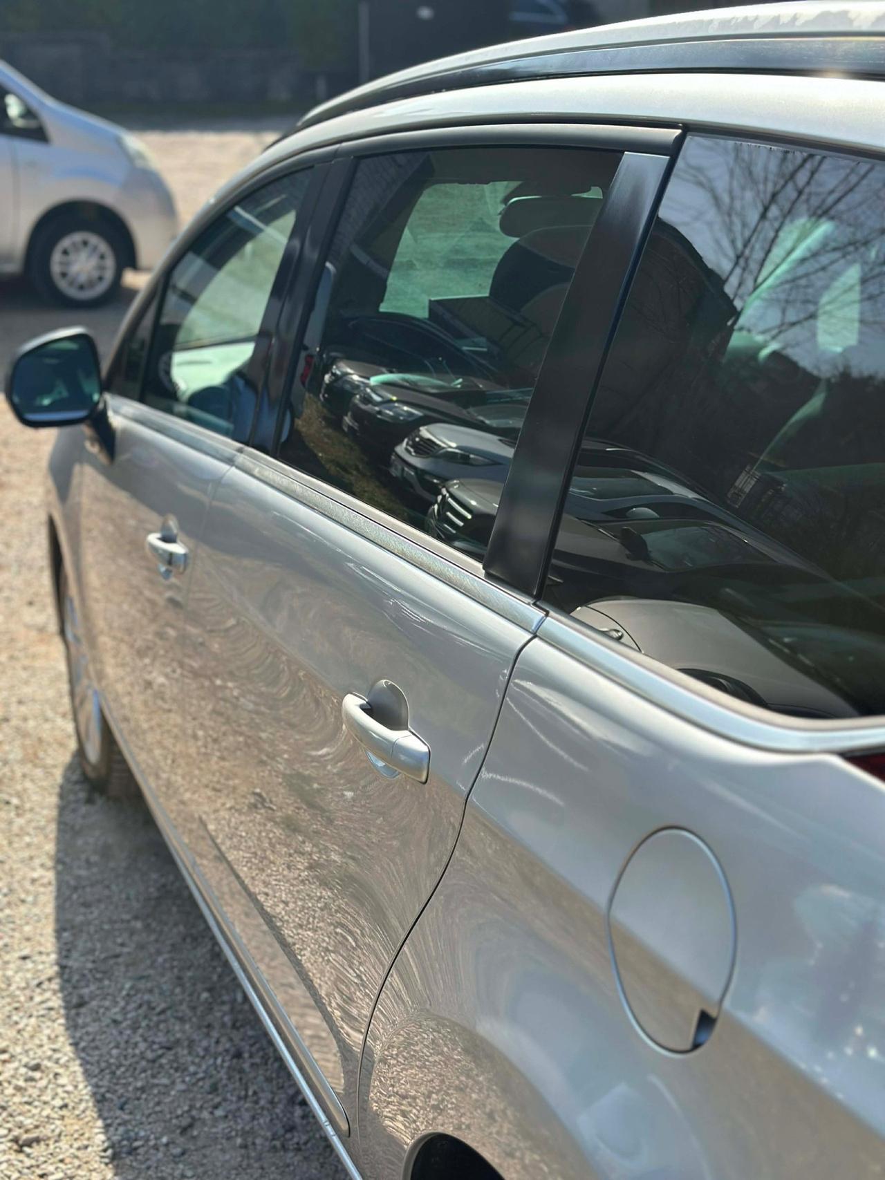 Peugeot 5008 1.6 HDi 115CV ALURE 7 POSTI TETTO KMCERT GARANZ