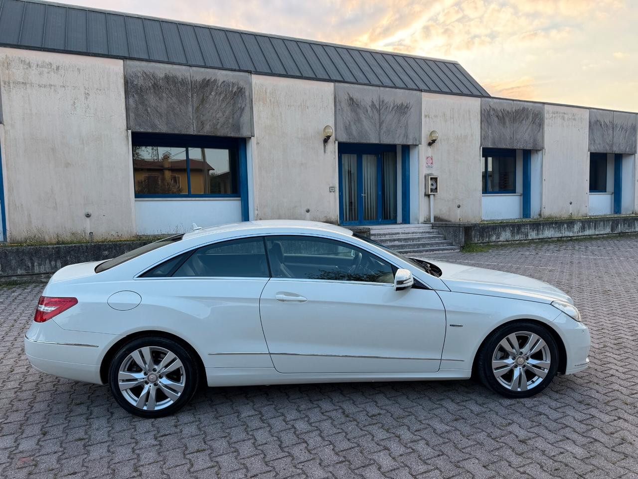 Mercedes E 220 CDI Coupé BlueEFFICIENCY