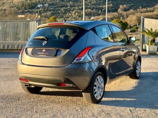 Lancia Ypsilon 1.2 69 CV 5 porte S&S Gold