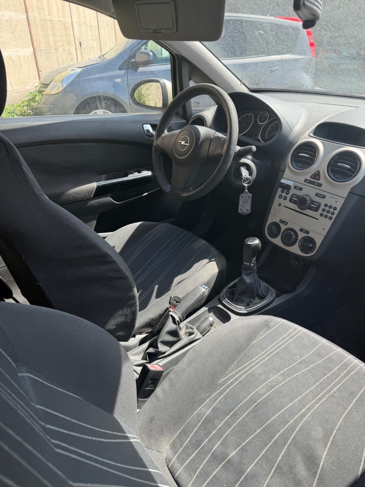 Opel Corsa 1.2 5 porte Cosmo