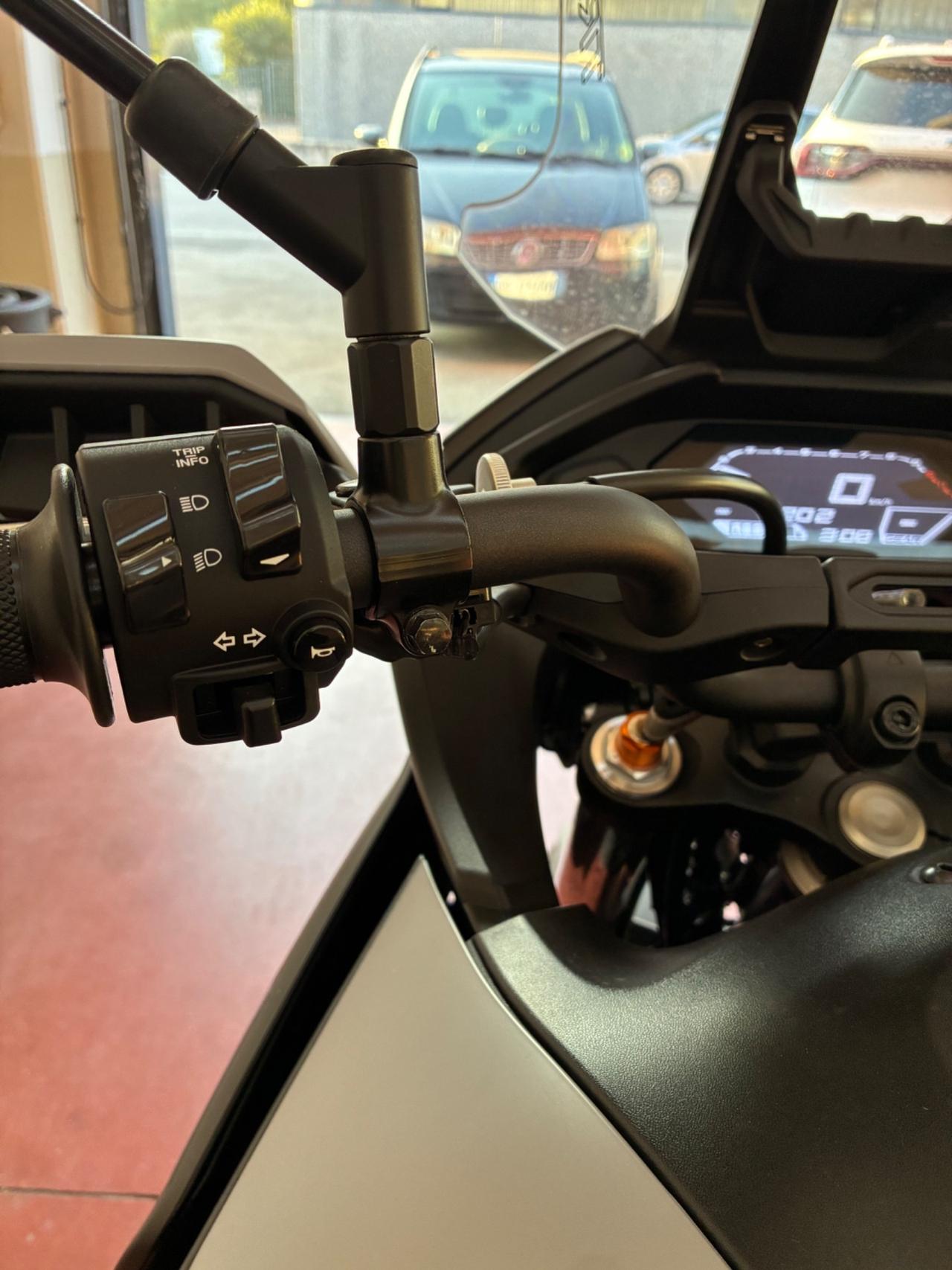 Yamaha Tracer 700 Icon grey