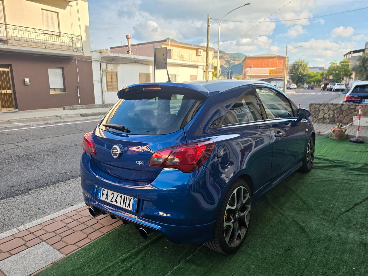 Opel Corsa 1.6 Turbo Coupé OPC