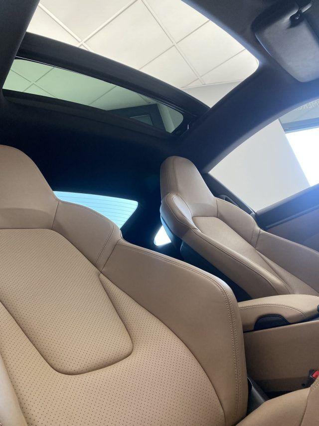 PORSCHE 911 Carrera 4