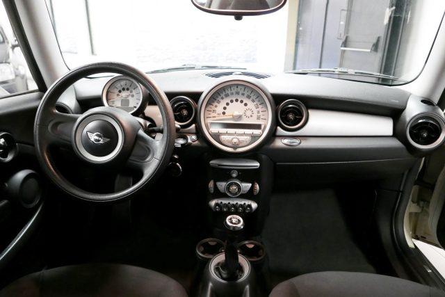 MINI One 1.6 16V One (72kW)