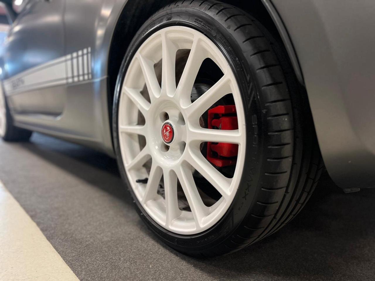 Abarth 595 1.4 Turbo T-Jet 180 CV Esseesse