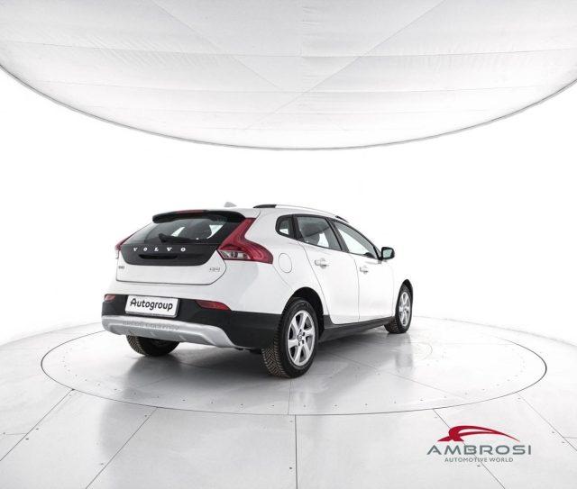 VOLVO V40 Cross Country KINETIC