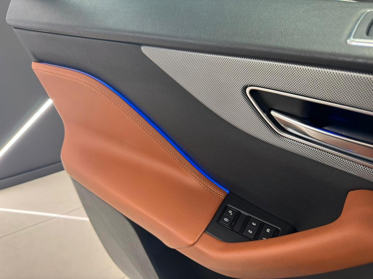 Jaguar F-Pace 3.0 D V6 300 CV AWD aut. Portfolio