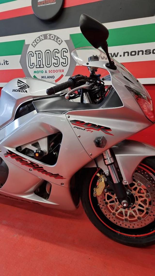 HONDA CBR 900 RR Fireblade - ANNO 2002