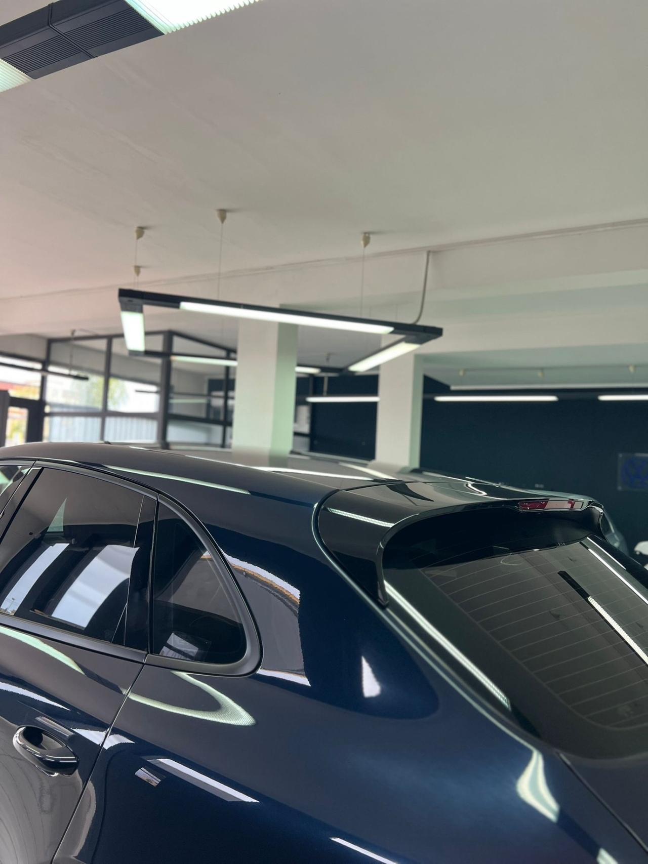 Porsche Macan 2.0 Iva esposta