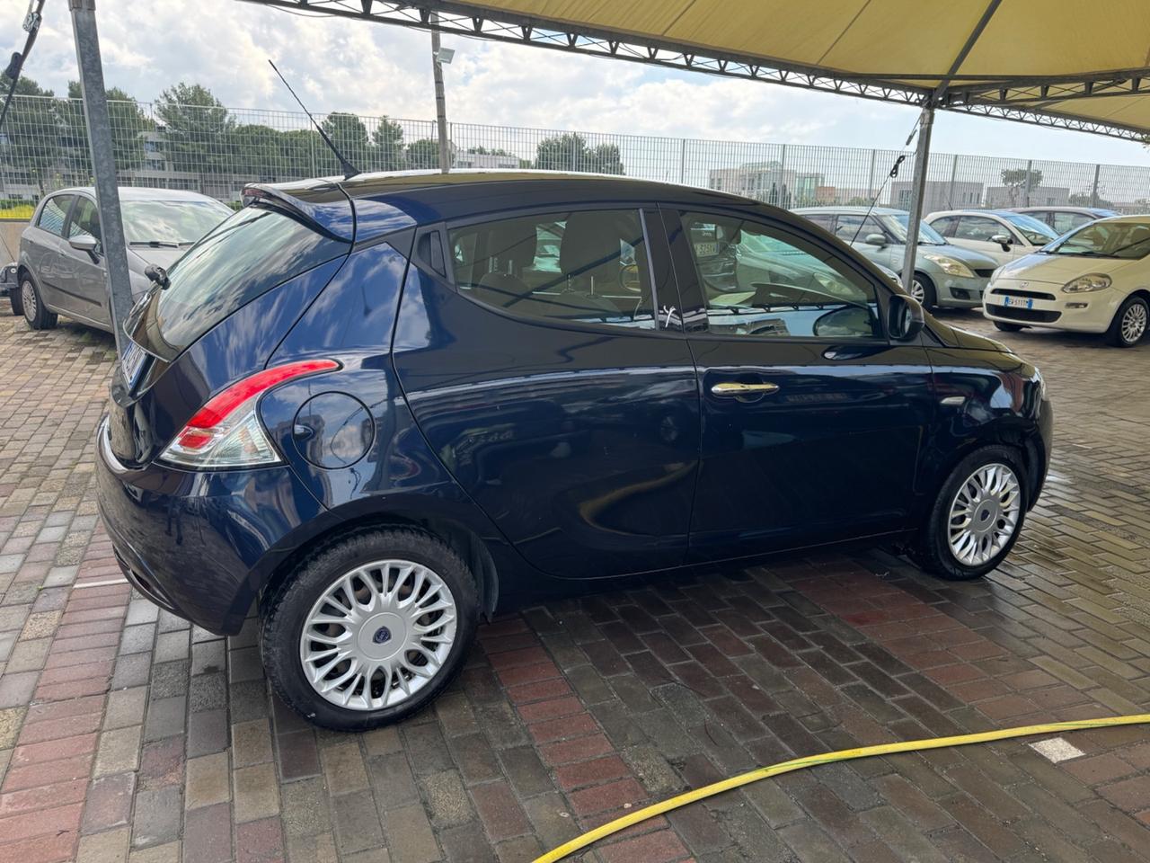 Lancia Ypsilon 1.2 69 CV 5 porte Gold