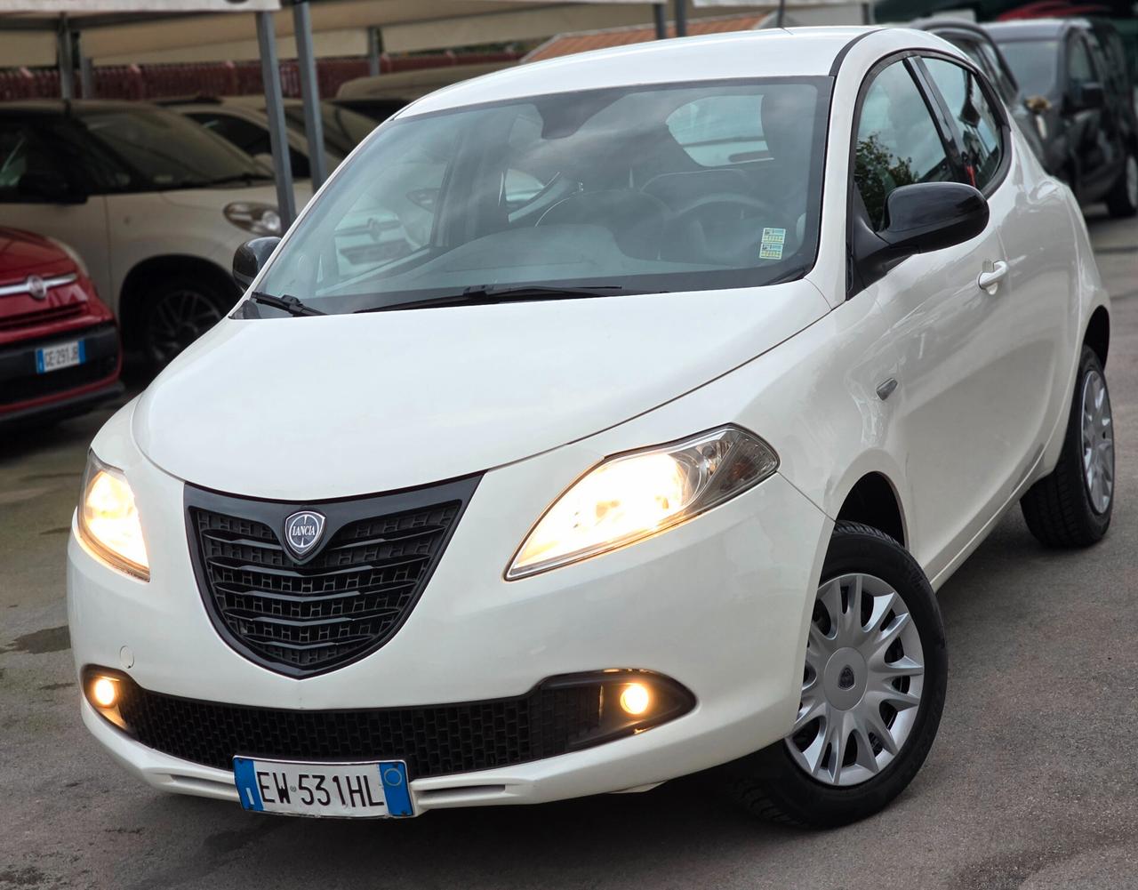 Lancia Ypsilon 0.9 TwinAir 85 CV 5 porte Metano Ecochic Elefantino