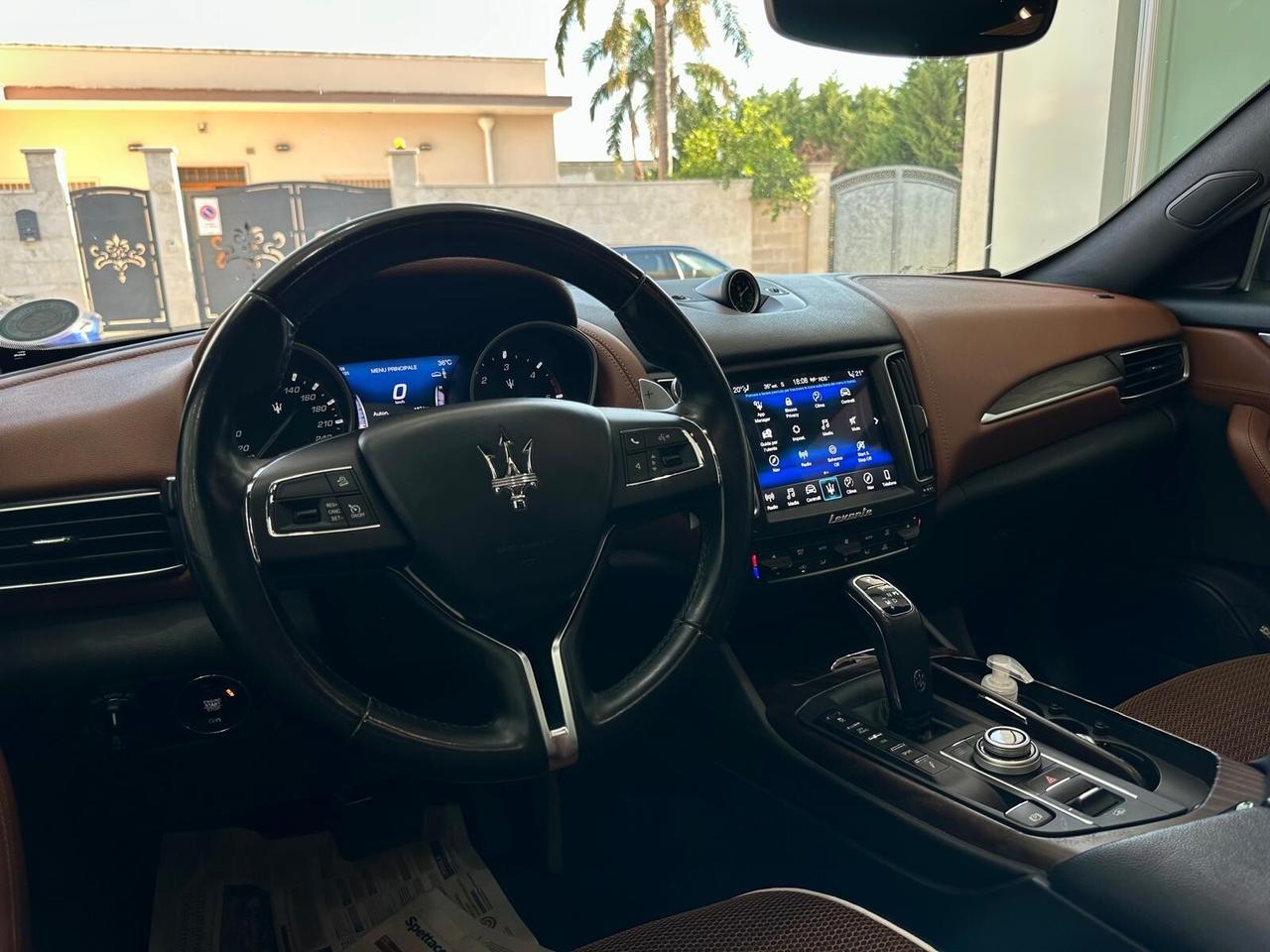 Maserati Levante 3.0 V6 Granlusso 250cv Q4 *tetto*