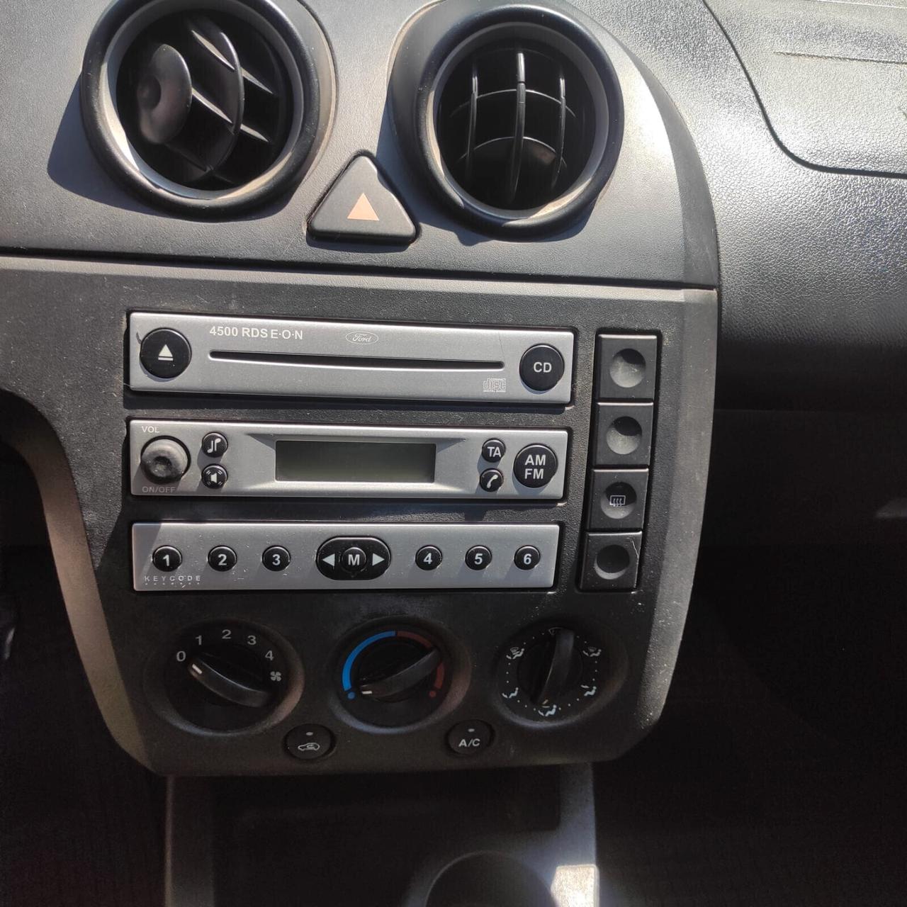 Ford Fiesta 1.2 16V 5p. Ghia