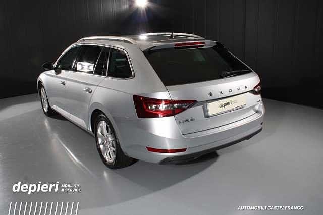 SKODA Superb 2.0 TDI DSG 4x4 Wagon Executive