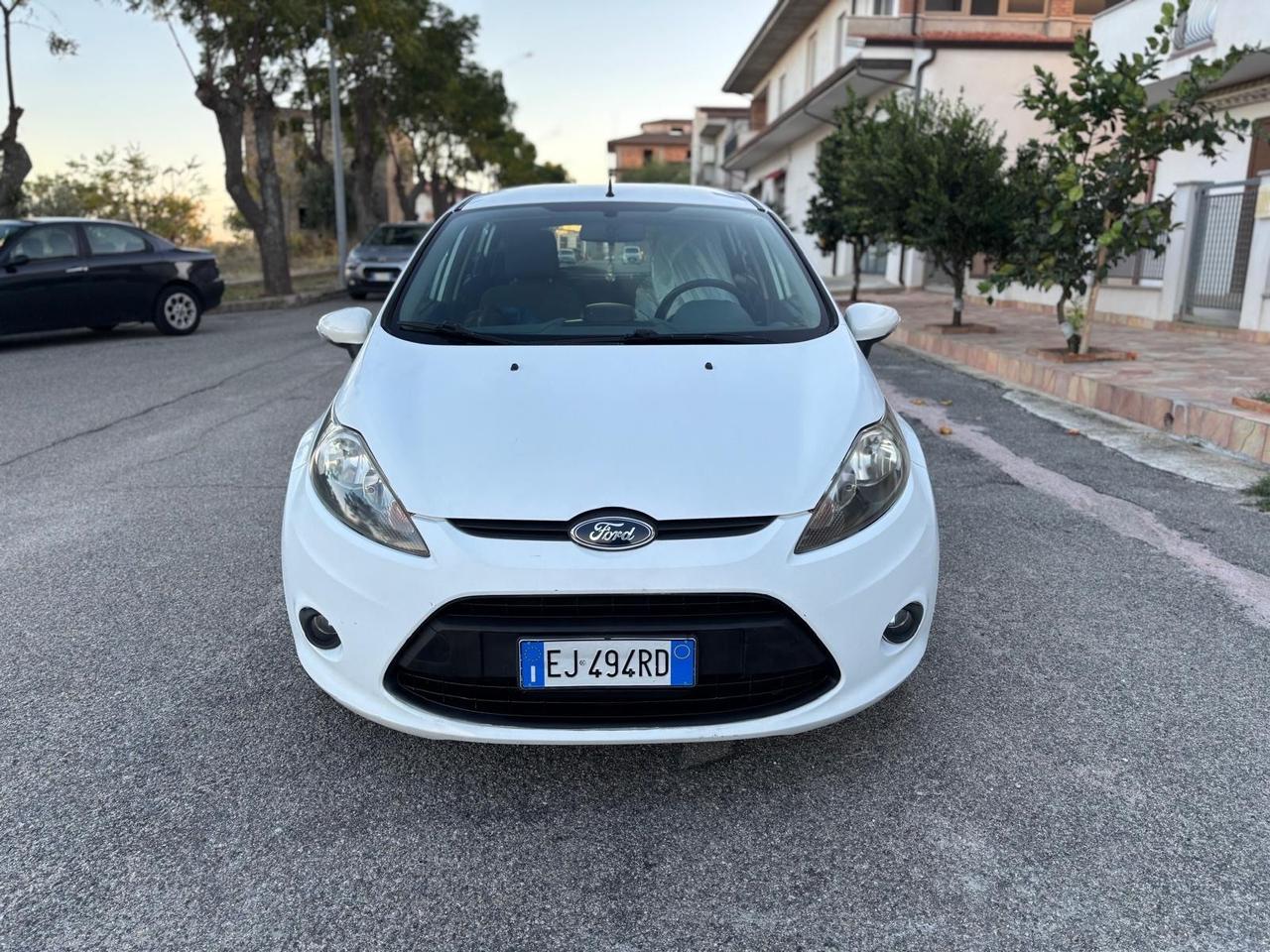 Ford Fiesta 1.4 TDCi 70CV 5 porte Titanium