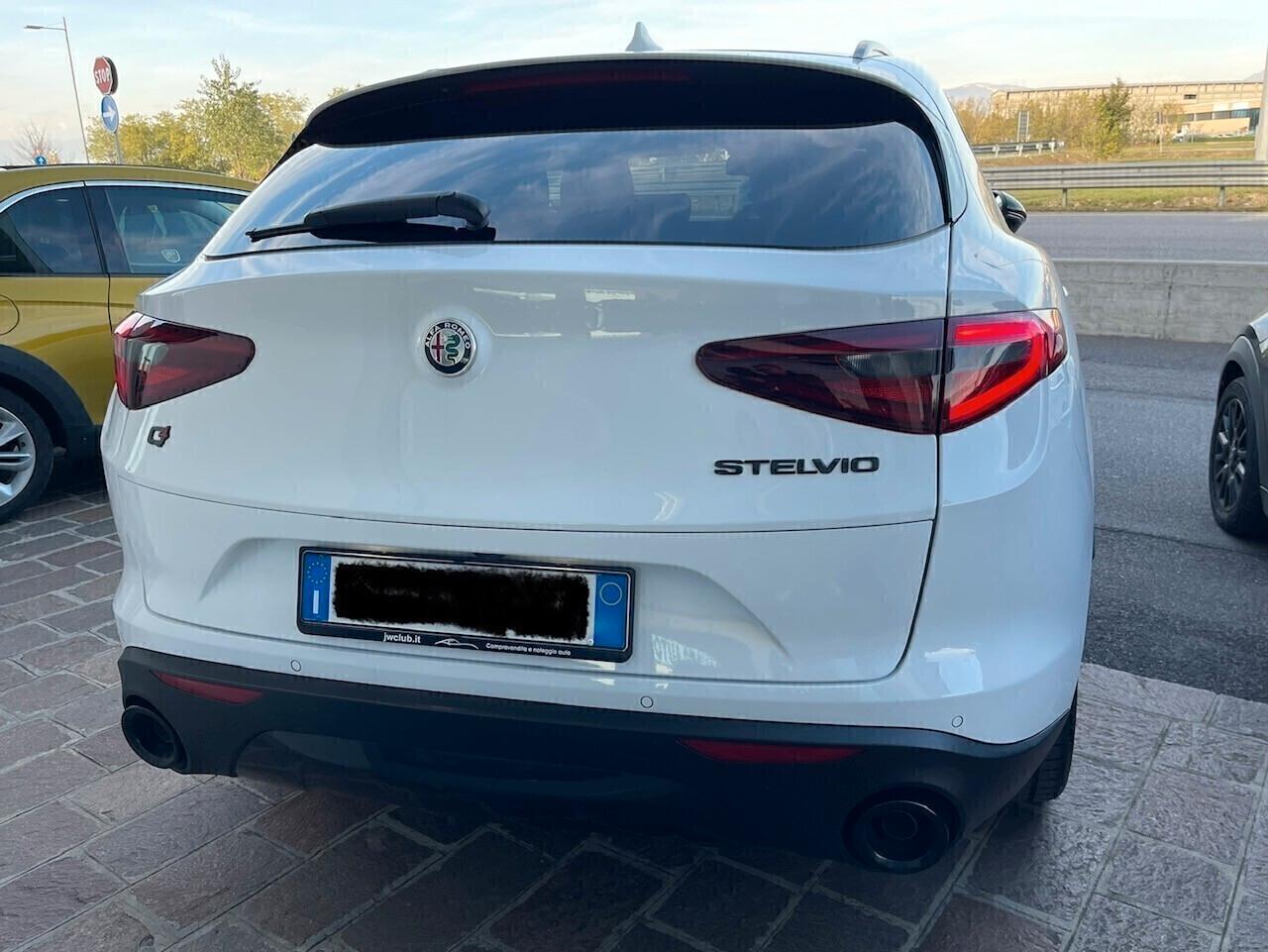 Alfa Romeo Stelvio 2.2 Turbodiesel 210 CV AT8 Q4 Executive