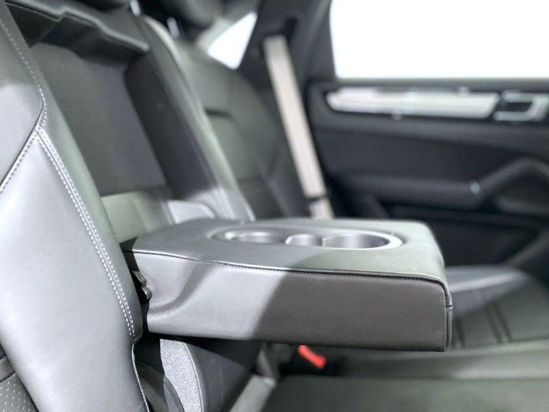 Porsche Cayenne Coupè 3.0 V6 E-Hybrid Platinum Edition